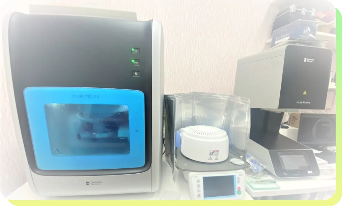 院内技工所を完備